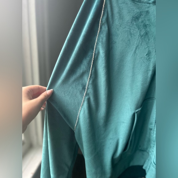 NWT Victoria's Secret On Point Women M French Saga Velour Hoodie - Picture 2 of 9